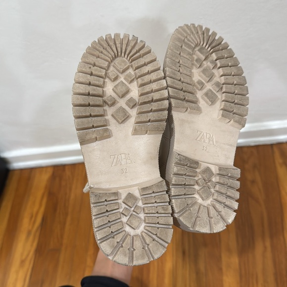 ZARA - KIDS BEIGE LACED ANKLE BOOTS - SIZE 1 - Picture 10 of 11